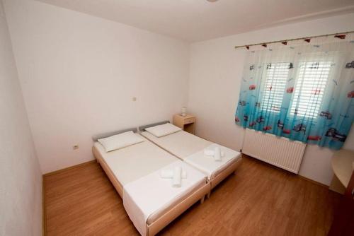 Apartment for 4 near the beach