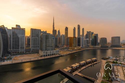 Oraya - Studio With Jaw-Dropping Canal and Burj Views - Business bay