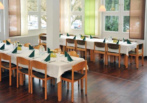Majoituspaikan Tagungshaus Wernau ravintola tai vastaava paikka