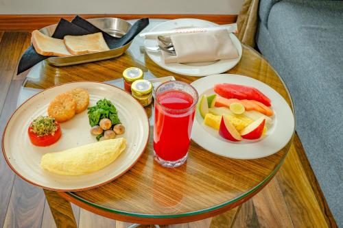 ホテルの敷地内または近くでの食事または食べ物