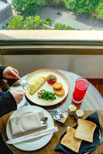 ホテルの敷地内または近くでの食事または食べ物