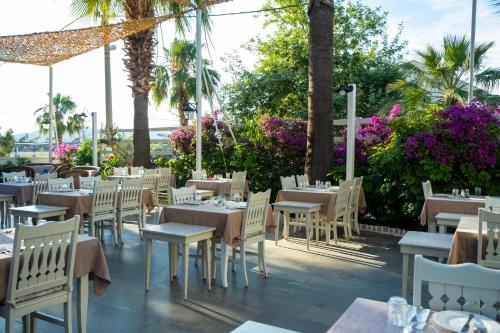 Restoran atau tempat lain untuk makan di Sea Breeze Hotel and Apartments
