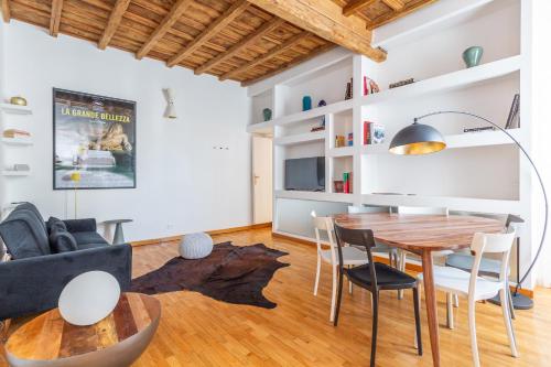 Eclectica Living by Navona Square
