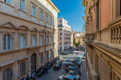 Eclectica Living by Navona Square