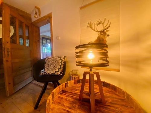 Φωτογραφία από το άλμπουμ του BATS CAVE HUT - Transylvania - Hot-Tub - Sauna σε Sub Piatra