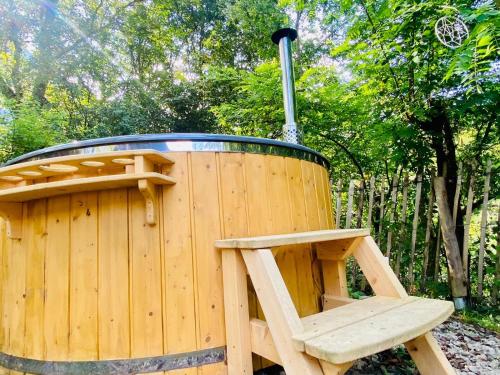 Φωτογραφία από το άλμπουμ του BATS CAVE HUT - Transylvania - Hot-Tub - Sauna σε Sub Piatra