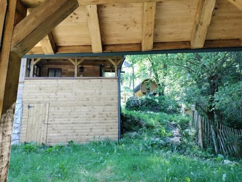 Κήπος έξω από το BATS CAVE HUT - Transylvania - Hot-Tub - Sauna