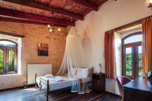 Ένα ή περισσότερα κρεβάτια σε δωμάτιο στο Villa Satra