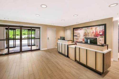 a lobby of a hospital with a waiting room at Sonesta ES Suites Andover Boston in Andover