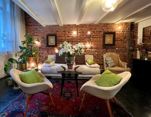 Flower Garden Apartment