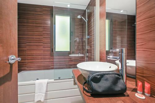  Pierre & Vacances Andorra Bordes d’Envalira -  Room  picture :   Hairdryer    Iron    Kitchenette                           