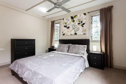 Krevet ili kreveti u jedinici u objektu Modern & Cosy Granny Flat in Cairns-WiFi included