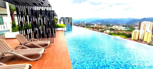 Hồ bơi trong/gần The Horizon Ipoh Stay by Grab A Stay