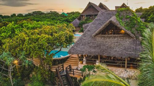Sunshine Bay Hotel Zanzibarの敷地内または近くにあるプール