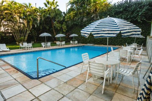Πισίνα στο ή κοντά στο Foz Presidente Comfort Hotel