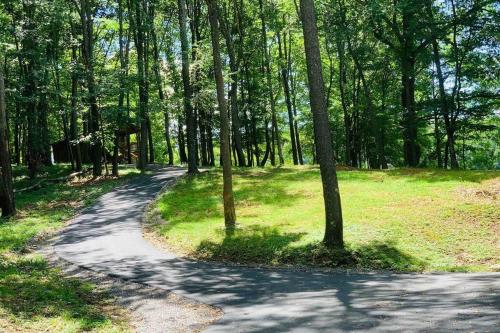 Gallery image of Foxtail Orchards - The Fox Den in Tazewell