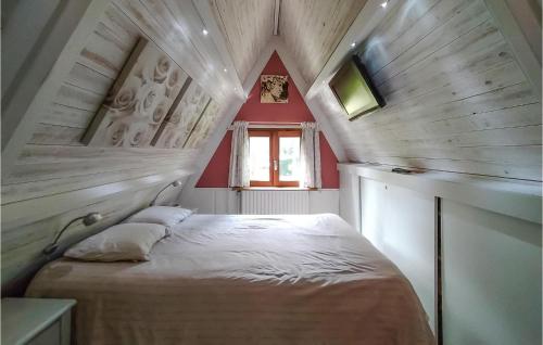Posteľ alebo postele v izbe v ubytovaní Stunning Home In Rekem-lanaken With Wifi