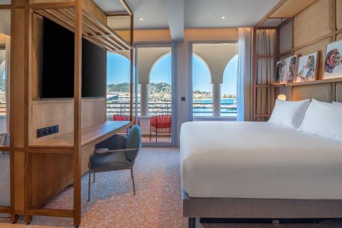 Katil atau katil-katil dalam bilik di Canopy by Hilton Cannes