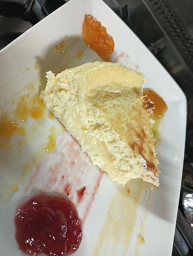 Makanan di atau berdekatan apartmen