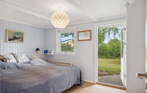 Lova arba lovos apgyvendinimo įstaigoje Stunning Home In Juelsminde With Wifi