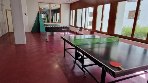Instalaciones para jugar al ping pong en SunShine o alrededores