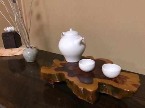 SOZENSYA 駅、高速インターに近い新築日本家屋です。庭が広く、BBQも楽しめます。にあるコーヒーまたはお茶