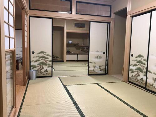 菊川市にあるSOZENSYA 駅、高速インターに近い新築日本家屋です。庭が広く、BBQも楽しめます。のギャラリーの写真