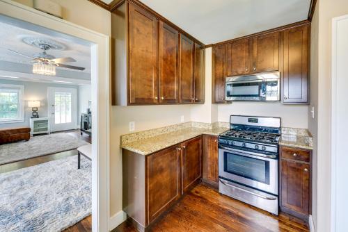 Gallery image of Pet-Friendly Home with Yard, Near Downtown Royal Oak in Royal Oak