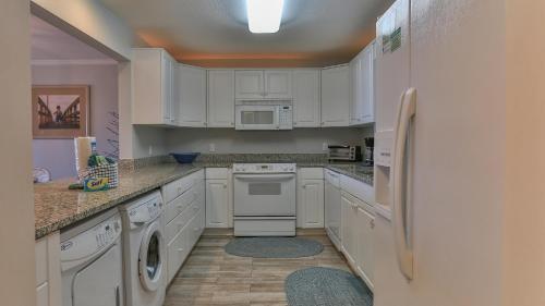 Aegean 210 - Updated 2 Bedroom 2 Bath at the Aegean photo 10