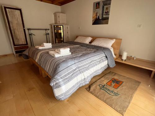 Postel nebo postele na pokoji v ubytování Cozy Cottage in the Heart of the Triglav National Park