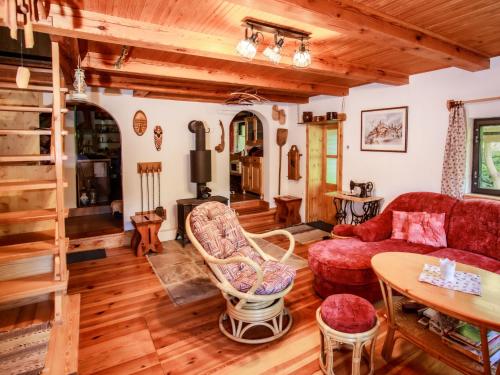 Svetainės erdvė apgyvendinimo įstaigoje Holiday Home Dolní Jílovice by Interhome