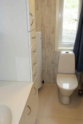 Ένα μπάνιο στο Holiday Home Havbris by Interhome