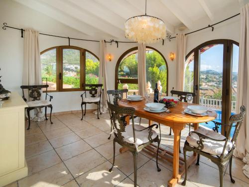 Holiday Home Leon by Interhome