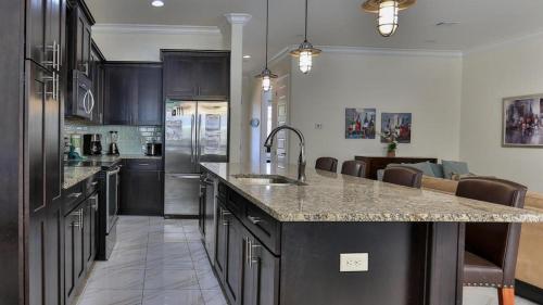 Playa Blanca - Steps to the beach Sleeps 14 has community pool photo 20
