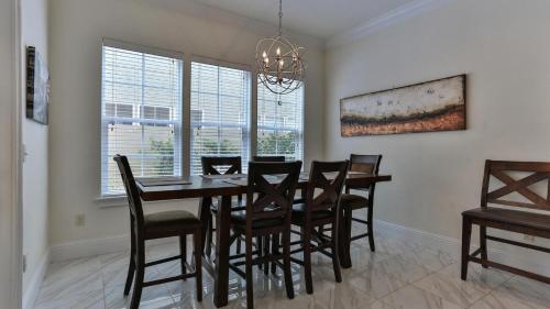 Playa Blanca - Steps to the beach Sleeps 14 has community pool photo 22