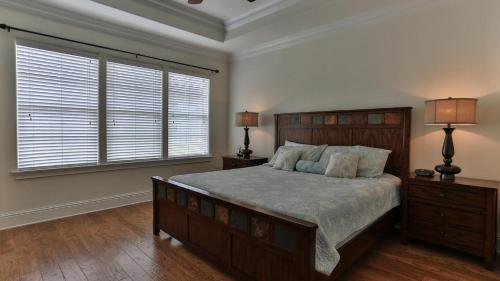Playa Blanca - Steps to the beach Sleeps 14 has community pool photo 9