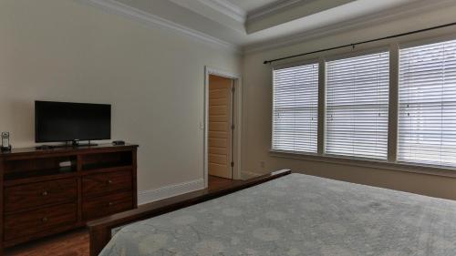 Playa Blanca - Steps to the beach Sleeps 14 has community pool photo 32