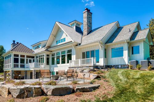 Torch Lake Grand – Photos 4