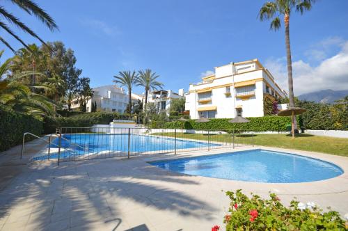 Casa Stefania - Modern Townhouse by Finest Rentals