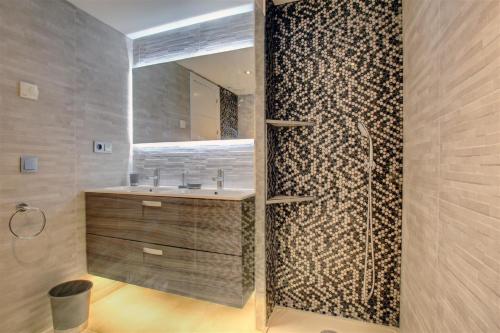Casa Stefania - Modern Townhouse by Finest Rentals