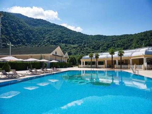 Qafqaz Riverside Hotel — Swimming pool