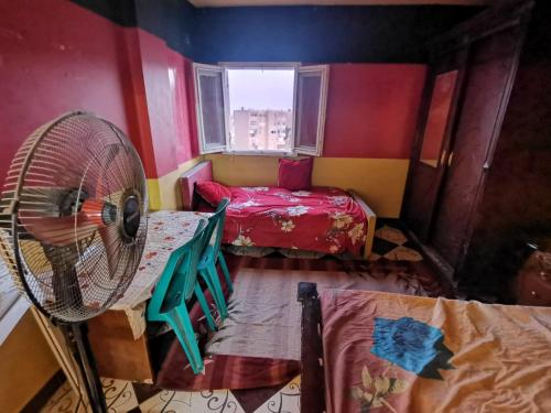 Tempat tidur dalam kamar di Lux apartment in Cairo new city