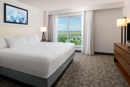 Embassy Suites by Hilton Portland Airport Image