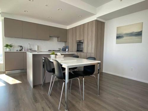 Bright & Spacious 2BDR 270C°View – Photos 5