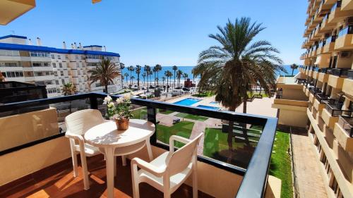 Aloha Playa Apartment with ocean views and pools
