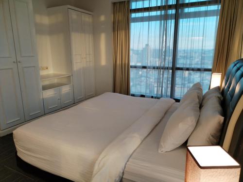 KL Premier Suites AT Times Square