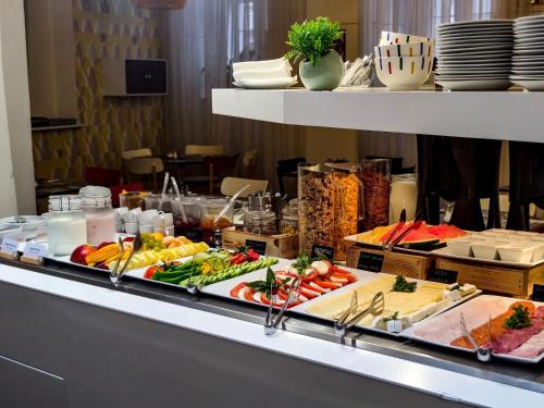 Comida en o cerca de este hotel