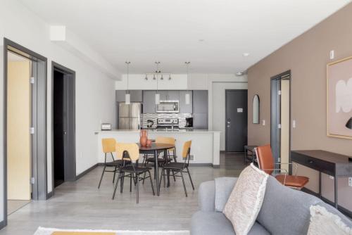 Imagen de la galería de Bellevue 2br w yoga studio nr restaurants SEA-628, en Redmond