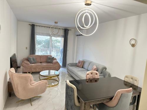 شقة فندقية جديدة في مدينتي