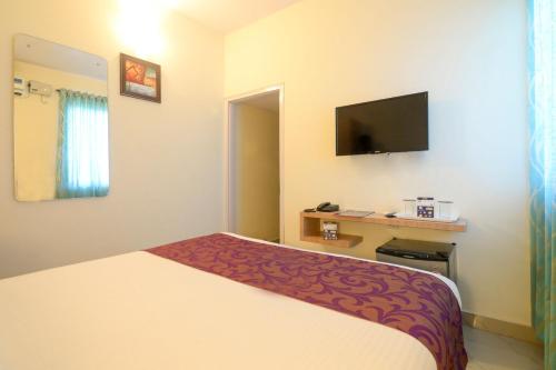 TV a/nebo společenská místnost v ubytování Hotel West End
